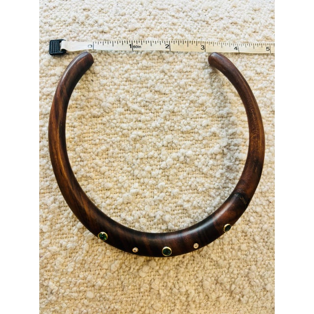 Wood Collar Necklace With Emeralds, Diamonds & 14k Gold For Sale In New York - Image 6 of 12