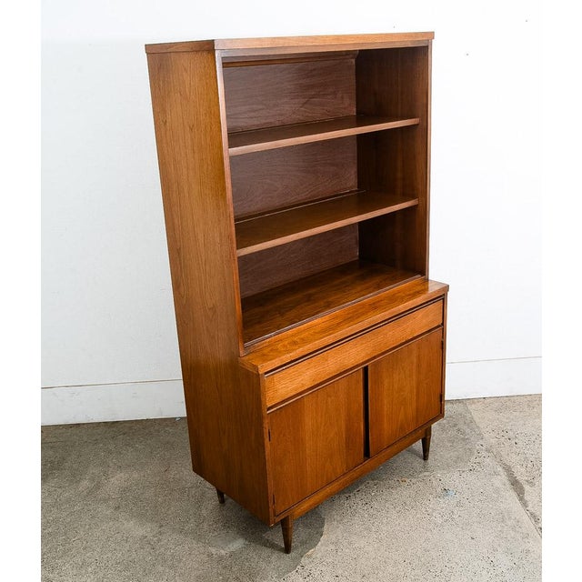 1960s Mid Century Modern China Cabinet Hutch Glass Display Walnut Furniture Drawers For Sale In Sacramento - Image 6 of 12
