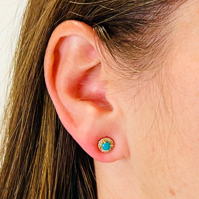 2010s Natural Turquoise Diamond Stud Earrings 14k Yellow Gold 0.65 TCW Certified For Sale - Image 5 of 10