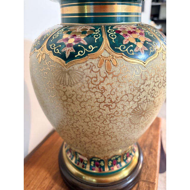 Vintage Wildwood Chinoiserie Hand-Painted Porcelain Brass Table Lamp For Sale - Image 15 of 18