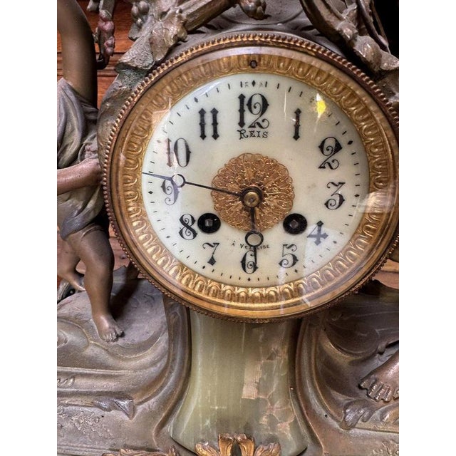 Period: 19th century Style: Art Nouveau Condition: Good condition Material: Gilt bronze Height: 59