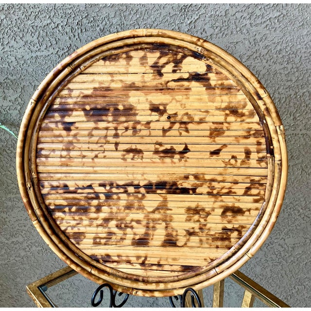Stylish Mid 20th-Century Split Tortoiseshell Bamboo & Herringbone Rattan Circular Tray For Sale - Image 16 of 18