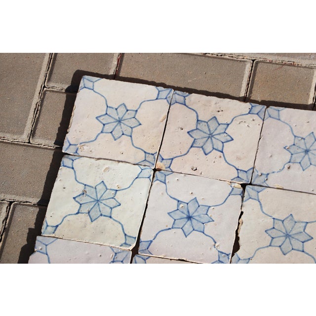 18th Century Antique 18th Century Set of 46 Portuguese Tiles Rare Floral Baroque Pattern For Sale - Image 5 of 18