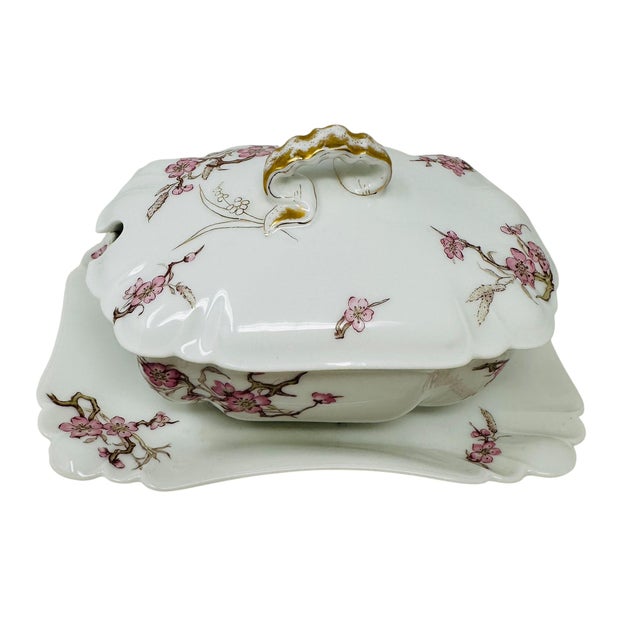 Victorian Antique Haviland Limoges Gravy Boat With Attached Underplate, Schleiger 222 Pink Cherry Blossom Floral Pattern, 1876-1889 H&Co/L Mark For Sale - Image 3 of 18