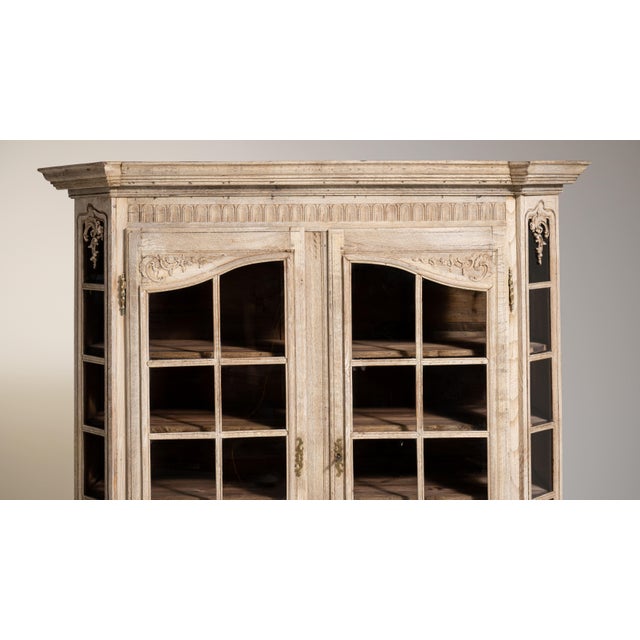 Tan Provençal Oak Vitrine, Rustic Charm, French Rustic Design, France, Circa 1820 For Sale - Image 8 of 17