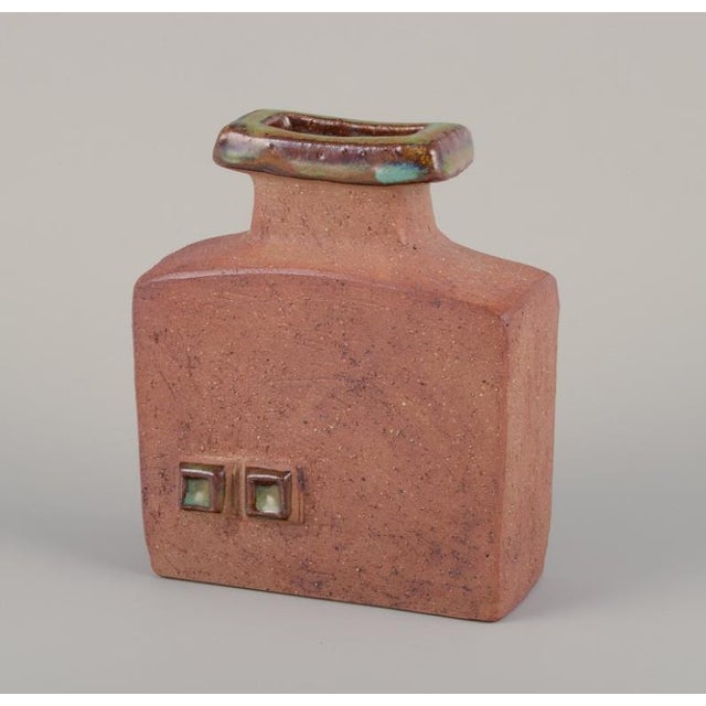 Curt Magnus Addin (1931-2007), Swedish ceramist. Own studio. Unique ceramic vase in a modernist style. Chamotte clay....