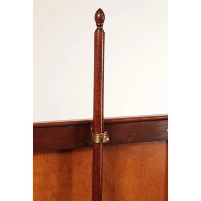 1980s Queen Anne Colonial Williamsburg Style Mahogany and Tapestry Firescreen For Sale In Philadelphia - Image 6 of 13