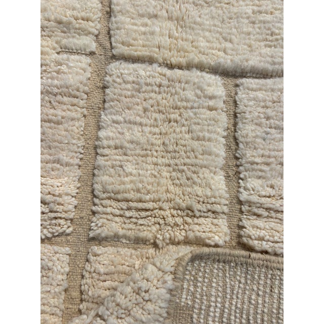 Moroccan Beni Ouarain Rug in Wool, 2010s For Sale - Image 11 of 12