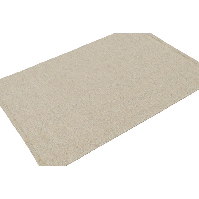 Modern 2010s Rug & Kilim’s Scandinavian Style Kilim in Pearl White With Floral Pattern For Sale - Image 3 of 8