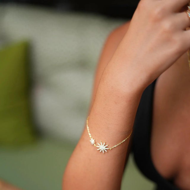 Stellar Star Gold & Diamond Chain Bracelet For Sale - Image 4 of 7