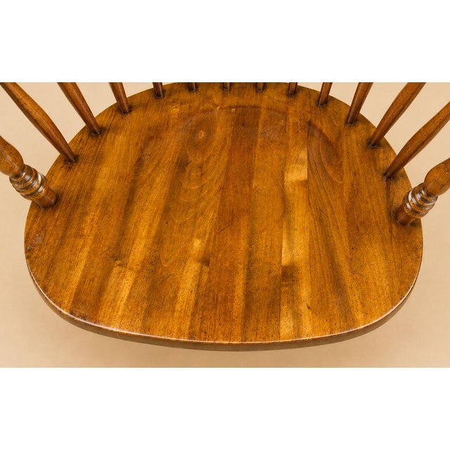 1980s Tiger Maple Set of Four Windsor Chairs With Beautiful Patina For Sale - Image 4 of 10