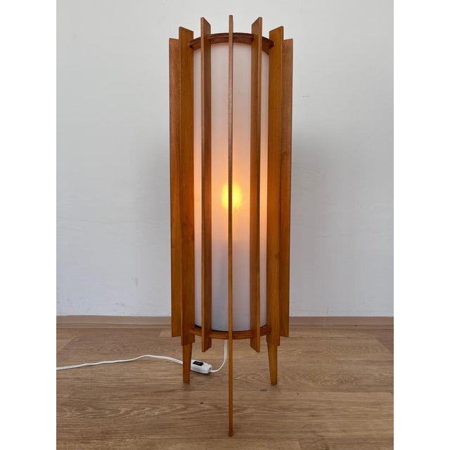 - 1960 - Denmark - very good condition - Wooden parts renovated and refreshed - electronic installation checked This piece...