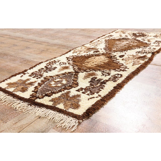 Ivory Vintage Azilal Moroccan Rug, 02'04 X 06'08 For Sale - Image 8 of 10