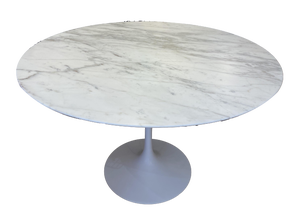 Vintage Tulip Round Table in Calacatta Marble by Eero Saarinen for Knoll Inc., 1970s