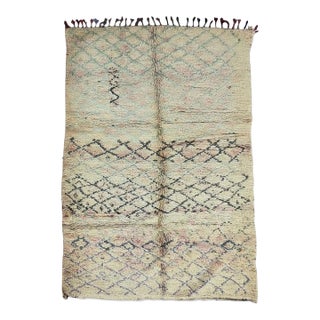 1970s Moroccan Organic Wool Rug - 7.5 X 5 Ft For Sale