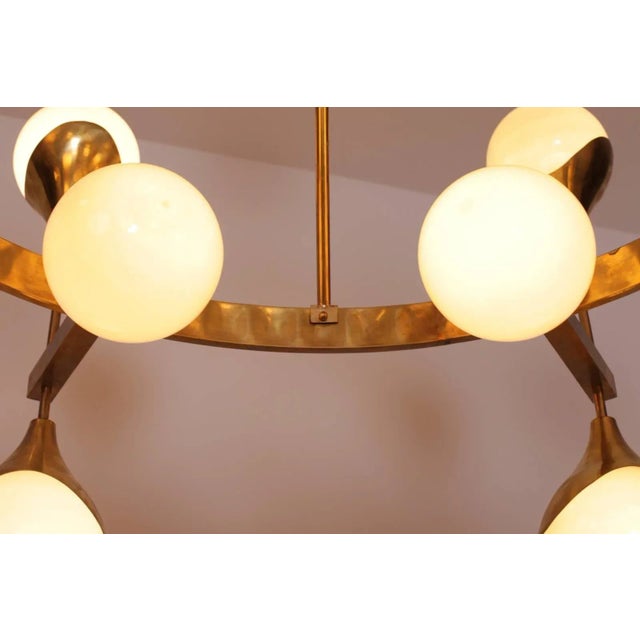 Stilnovo Very Large Murano Glass and Brass Chandelier in the Style of Stilnovo For Sale - Image 4 of 7