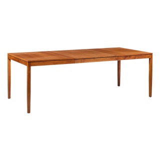Florence Knoll for Knoll Mid Century Walnut Expanding Dining Table With 1 Leaf For Sale