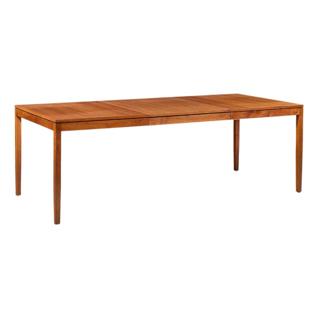 Florence Knoll for Knoll Mid Century Walnut Expanding Dining Table With 1 Leaf For Sale