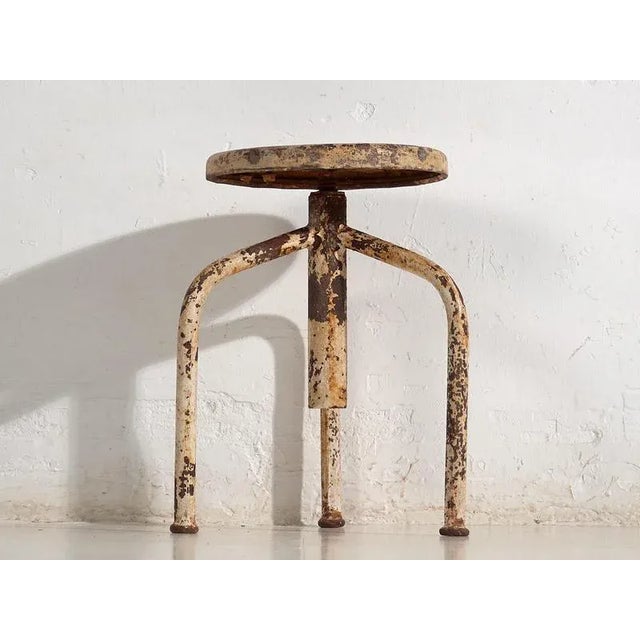 Industrial style workshop stool (c.1950)Dimensions: Diameter: 31 cm Height: 49 cmStyle: IndustrialMaterials and...