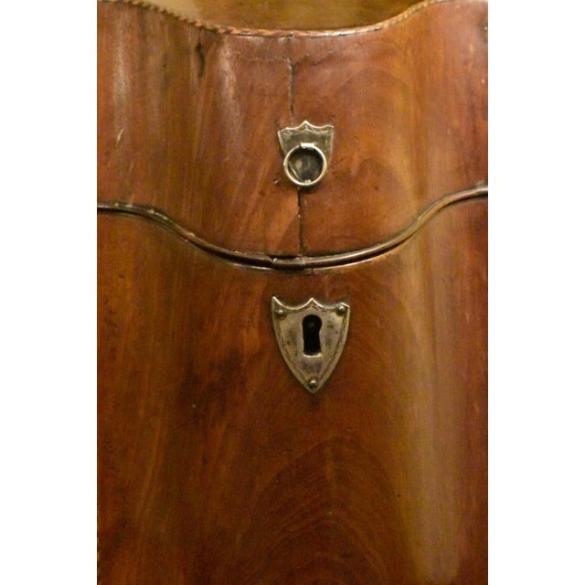 Hepplewhite 18th Century English Inlaid Mahogany Hepplewhite Knife and Flatware Box For Sale - Image 3 of 4