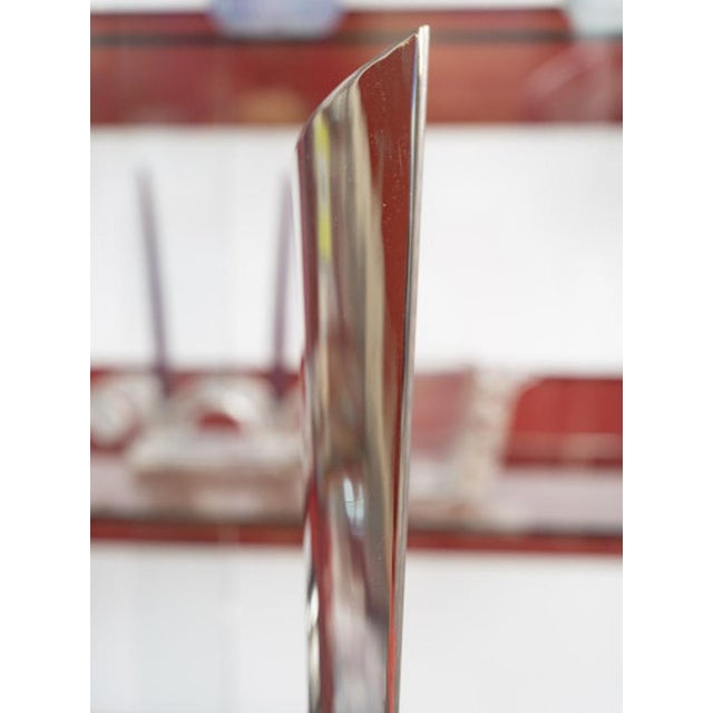 Propeller on a base: Base dimensions: 41 x 41 cm Height: 163 cm