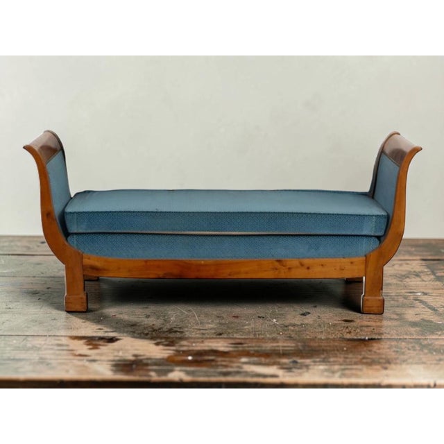 19th Century Daybed in Blue Velvet For Sale - Image 10 of 10