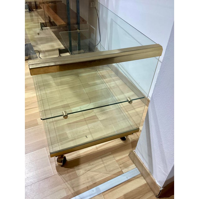 Mid-Century Modern Brass and Crystal Mobile Bar Trolley by Pierangelo Gallotti for Gallotti & Radice, 1970s For Sale - Image 3 of 11