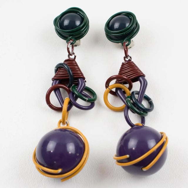 Space Age Futuristic Multicolor Wired Dangle Clip Earrings For Sale - Image 4 of 7
