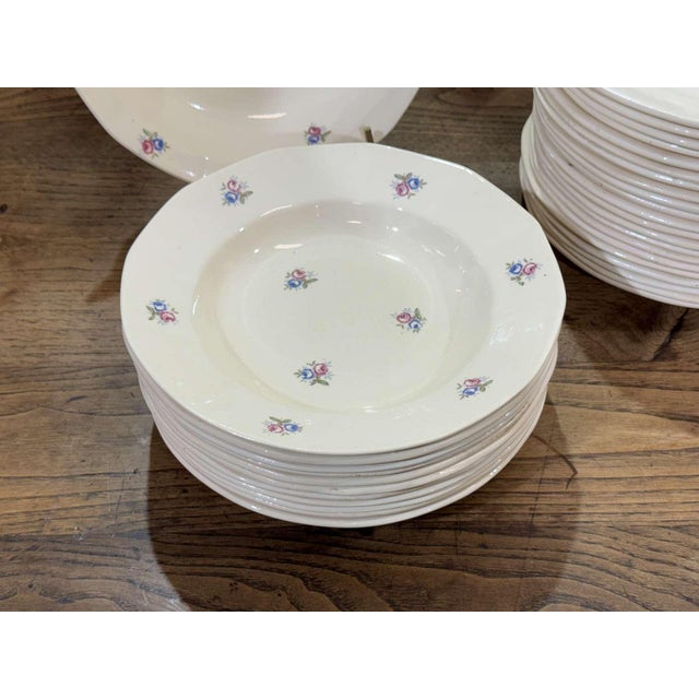 Earthenware Dinner Service from the Digoin Sarreguemines Factory, Set of 33 For Sale - Image 4 of 8