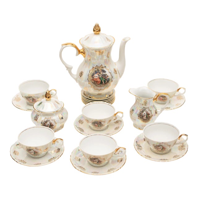 Circa 1970s Kahla 22k Gold German Porcelain Tea Set for Six- 21 Pieces For Sale