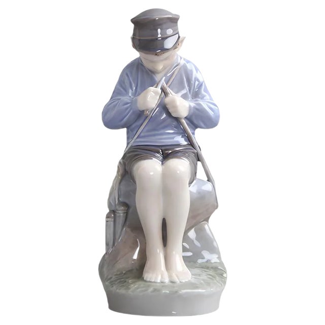 Royal Copenhagen, Figure: 905. 1962 Denmark. For Sale