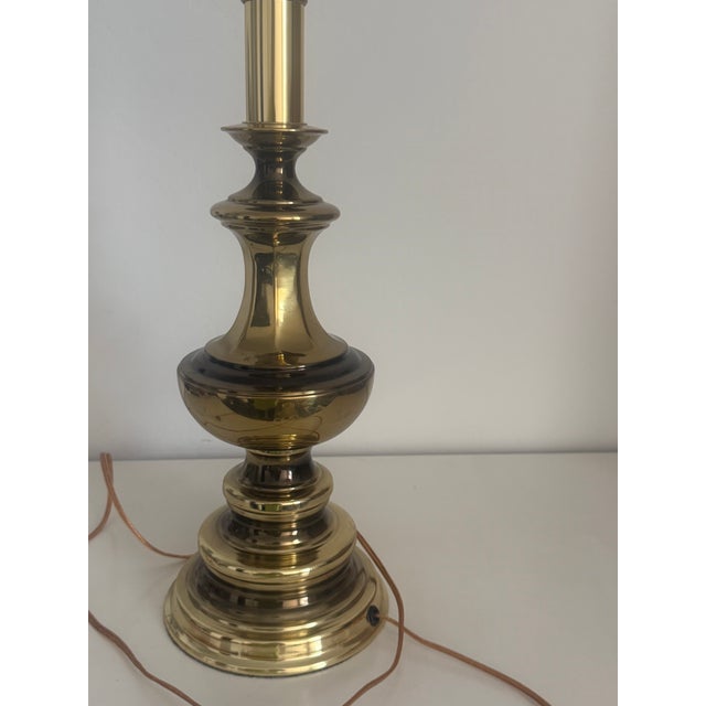 Beautiful vintage Stiffel lamp with timeless, classic styling and quality craftsmanship. Its elegant design makes it a...
