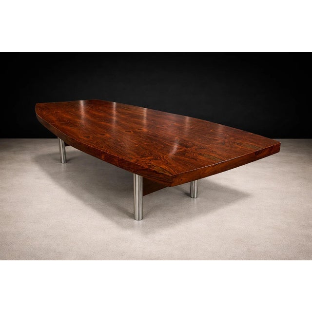 Brown Large Brazilian Modern Dining or Conference Table in Rosewood and Metal, Sergio Rodrigues, 1960s For Sale - Image 8 of 12
