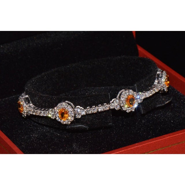 Certified Natural 8.16cts vs F Diamond Yellow Sapphire 18k Solid Gold Tennis Stacking Bracelet For Sale - Image 9 of 10