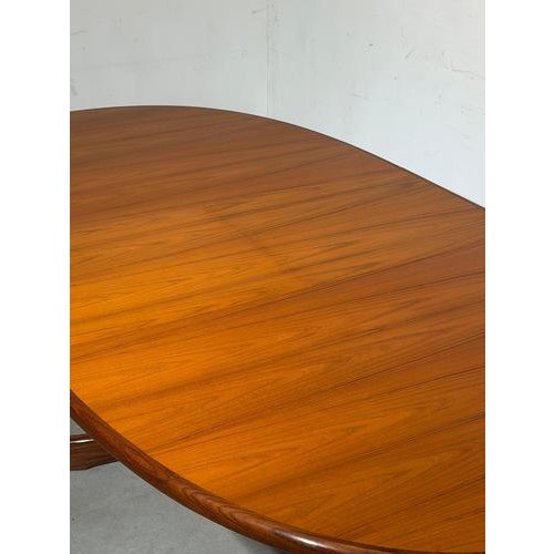 Whale Tail Extendable Dining Table in Teak from G-Plan, 1960s For Sale - Image 5 of 6
