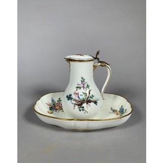 18th Century Covered Sèvres Porcelain Water Jug ​​and Basin For Sale