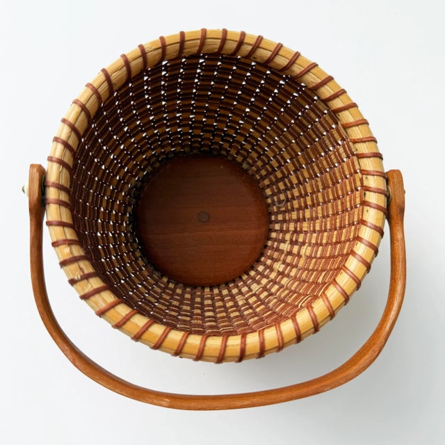Tan Vintage Signed Nantucket Lightship Basket – Handcrafted With Bone Handle & Geometric Pattern For Sale - Image 8 of 8