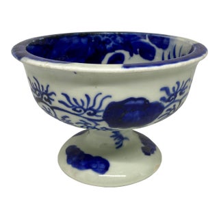Japanese Blue & White Porcelain Footed Bowl, Early Meiji Period For Sale