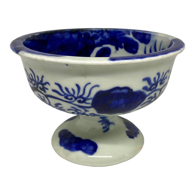 Japanese Blue & White Porcelain Footed Bowl, Early Meiji Period For Sale
