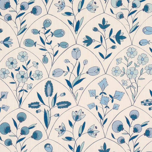 Contemporary SAMPLE - Schumacher Frances Floral Indoor/Outdoor Fabric In Blues For Sale - Image 3 of 4