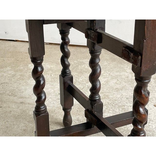 1920s Antique English Jacobean Revival Barley Twist and Pie Crust Side Table, 1920 For Sale - Image 5 of 8