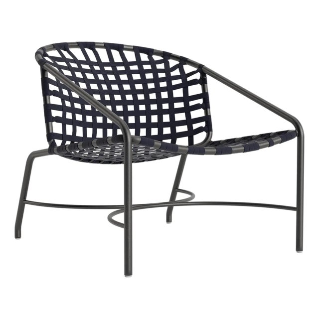Brown Jordan Kantan Aluminum Suncloth Lounge Chair, Textured Pewter frame with Marine fabric For Sale