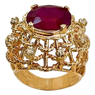 4 Carat Treated Ruby and Diamond 14 Karat Yellow Gold Cocktail Ring For Sale
