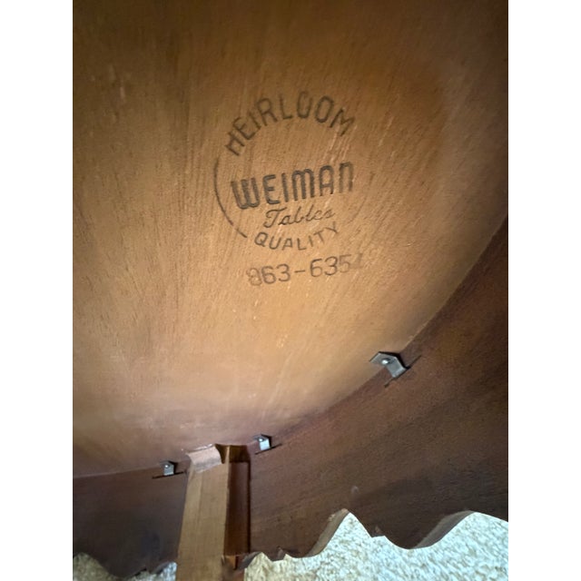 Mid-Century Weiman "Heirloom Quality" Round French Provincial Coffee Table With Gold-Tooled Leather Top For Sale - Image 9 of 10