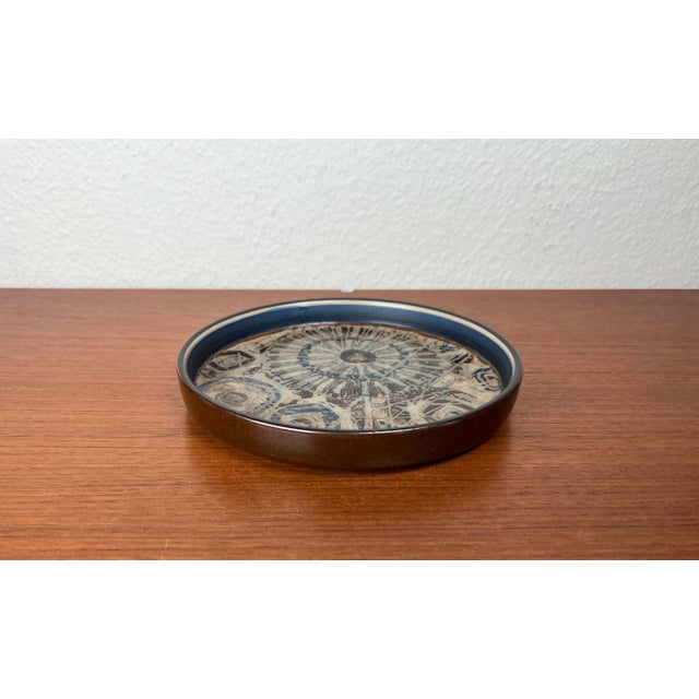 Mid-Century Modern Mid-Century Modern Danish Porcelain Baca Series Bowl by Nils Thorsson for Royal Copenhagen, 1960s For Sale - Image 3 of 17