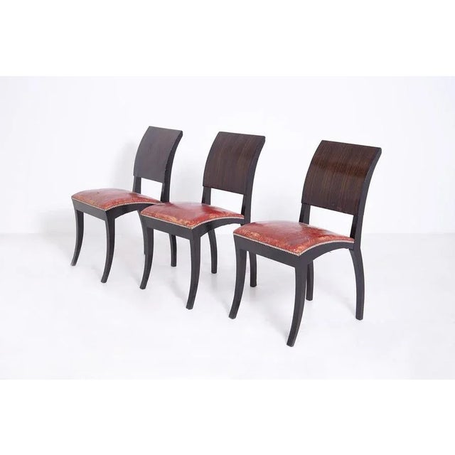 Wonderful set composed of six French chairs Art Deco from the 1920s-1930s. The structure of the French chairs was made of...