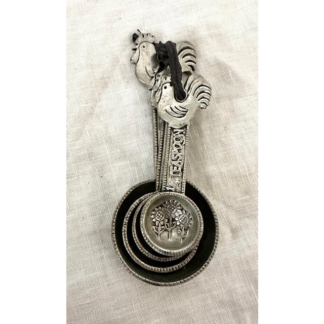 Farmhouse Ganz Metal Embossed Measuring Spoons For Sale - Image 3 of 4
