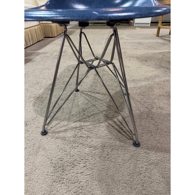 Herman Miller X Charles Eames Navy Blue Shell Chair Set of Six For Sale In Las Vegas - Image 6 of 7