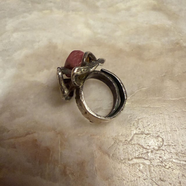 Brutalist Sculptural Ring With a Silver-Toned Metal Pink Stone Krahe For Sale - Image 3 of 9