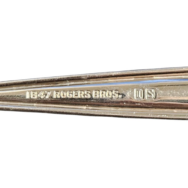 1847 Rogers Bros Garland Silverplate Flatware Service — 80pc With Wood Chest For Sale - Image 13 of 13